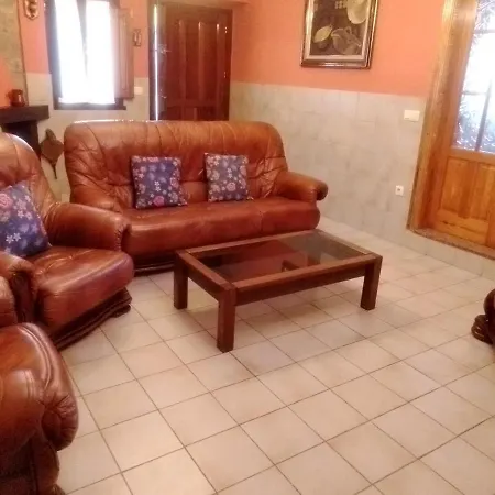 Сasa de vacaciones La Coruxa